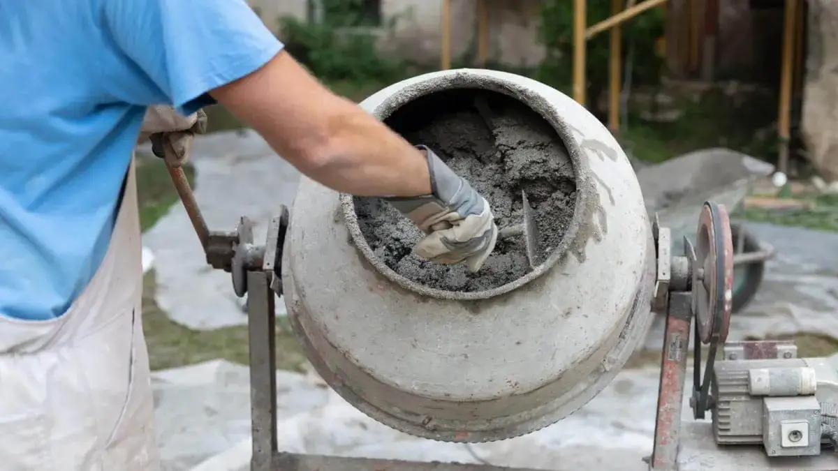 Zdjęcie Ile cementu na kubik betonu B25? Oblicz dokładnie i oszczędzaj
